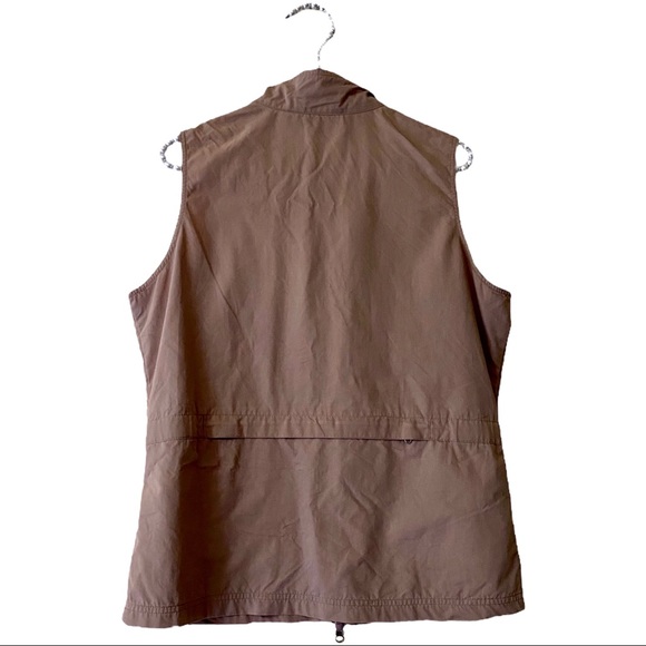 SOLD-Magellan’s Women’s Traveler’s Pocket Vest, size Medium - Picture 2 of 13